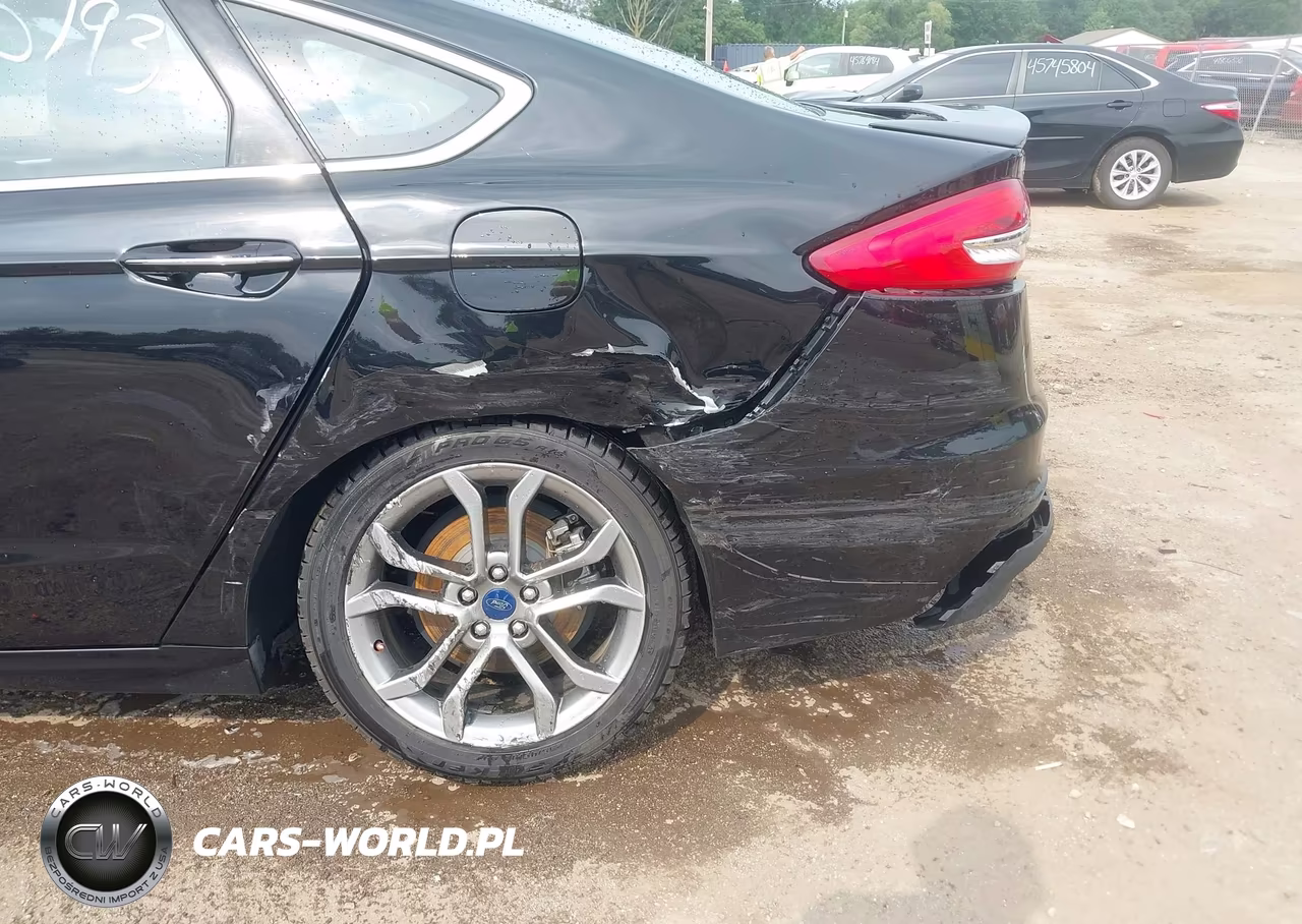 2019 Ford Fusion Hybrid Titanium VIN:3FA6P0RU3KR235609 - 6