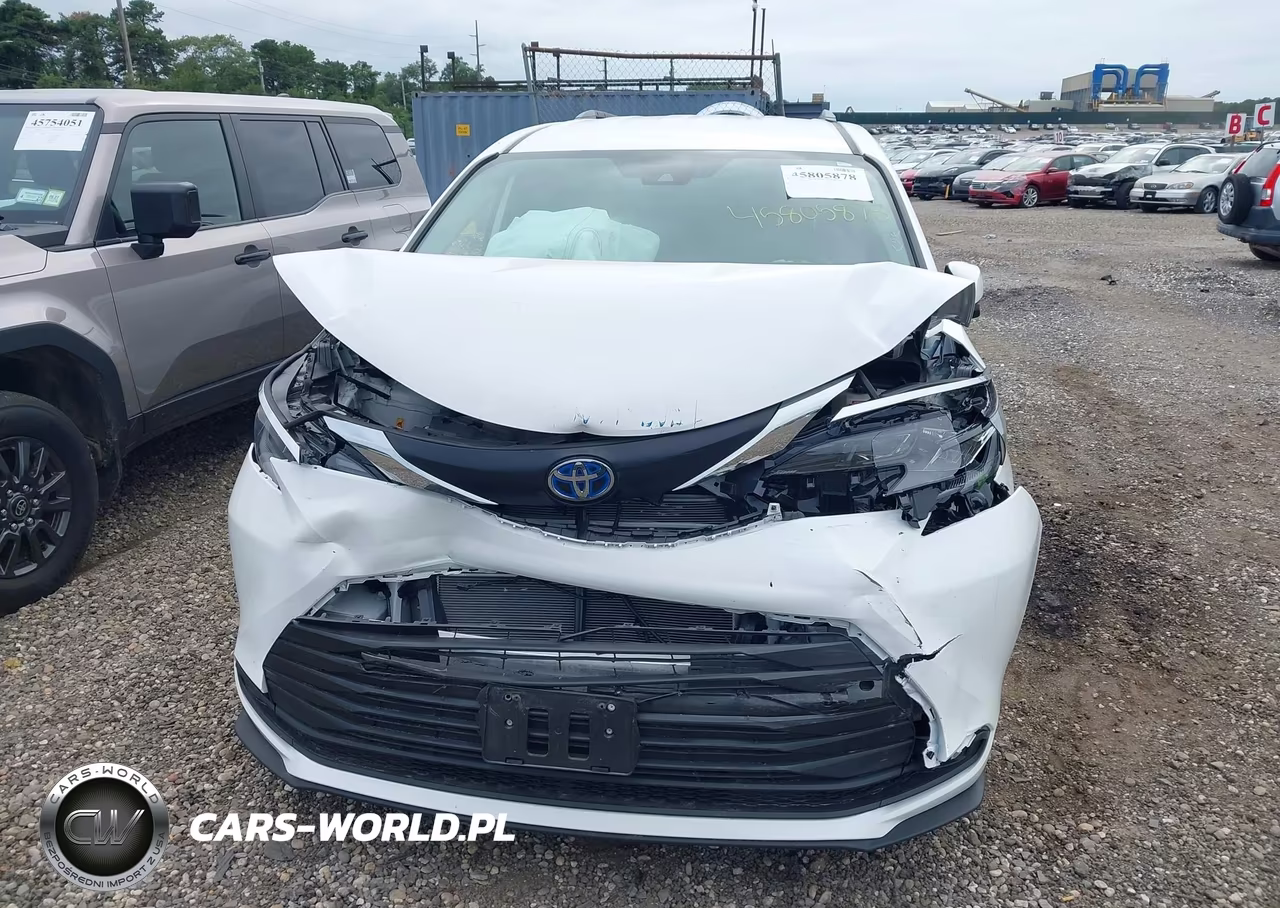 2025 Toyota Sienna Le VIN:5TDKSKFC1SS215984 - 12