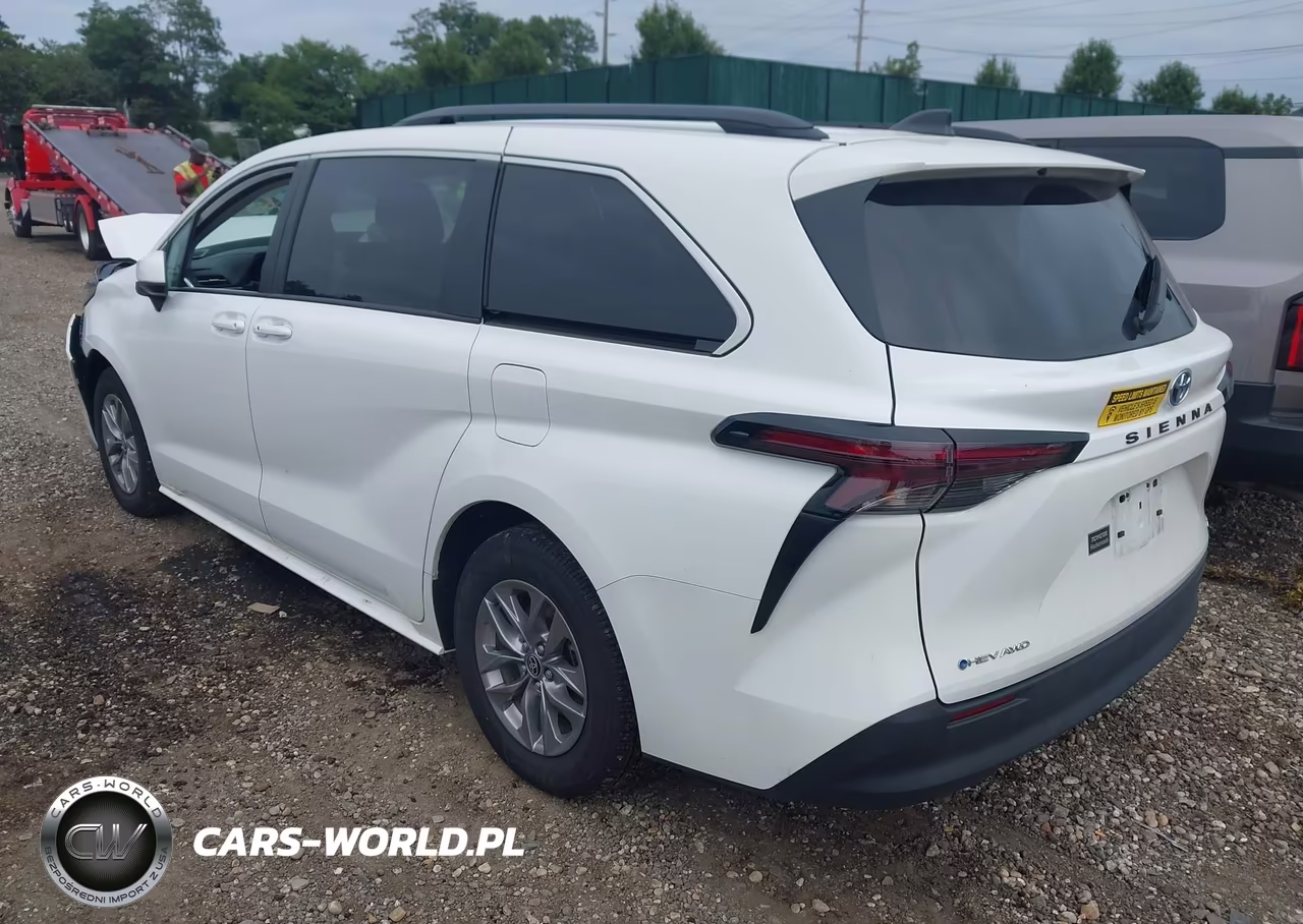 2025 Toyota Sienna Le VIN:5TDKSKFC1SS215984 - 3