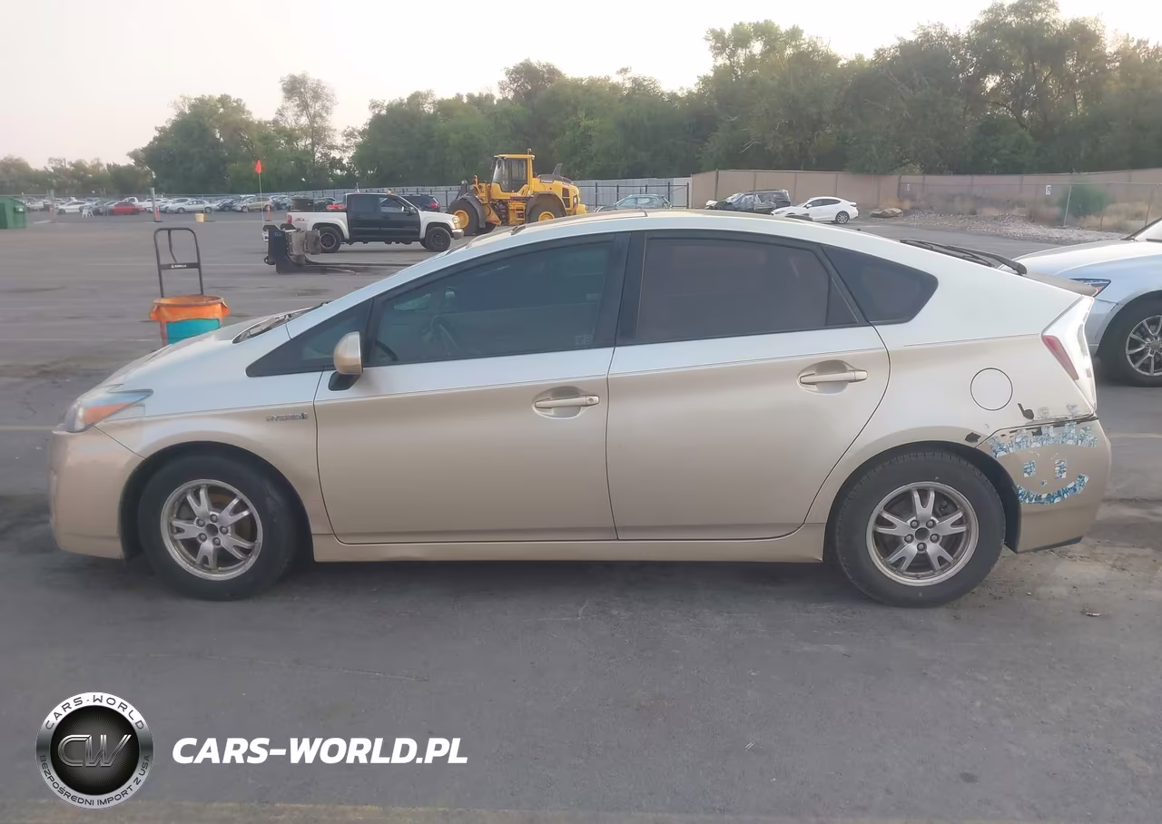 2011 Toyota Prius Three VIN:JTDKN3DU3B0312907 - 14
