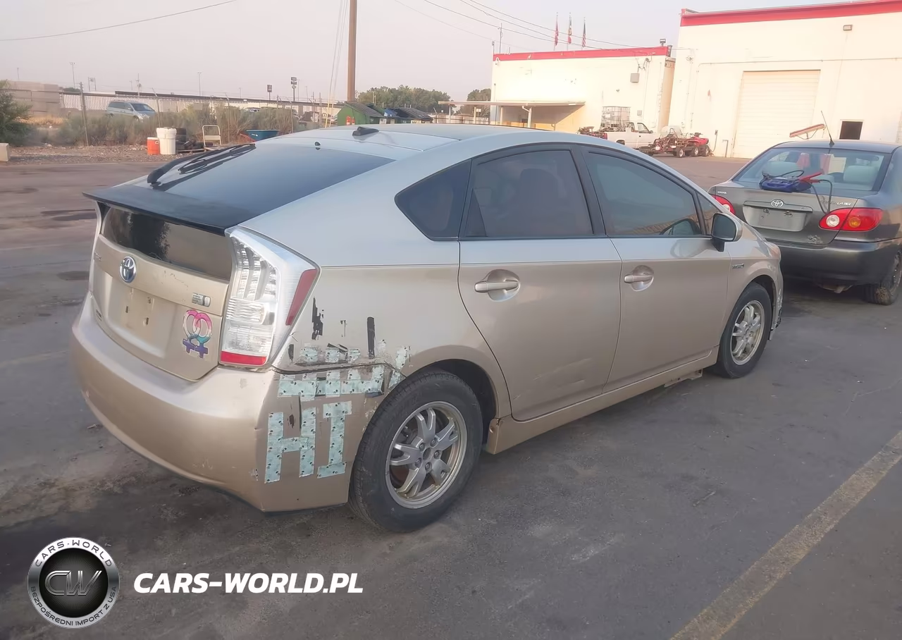 2011 Toyota Prius Three VIN:JTDKN3DU3B0312907 - 4