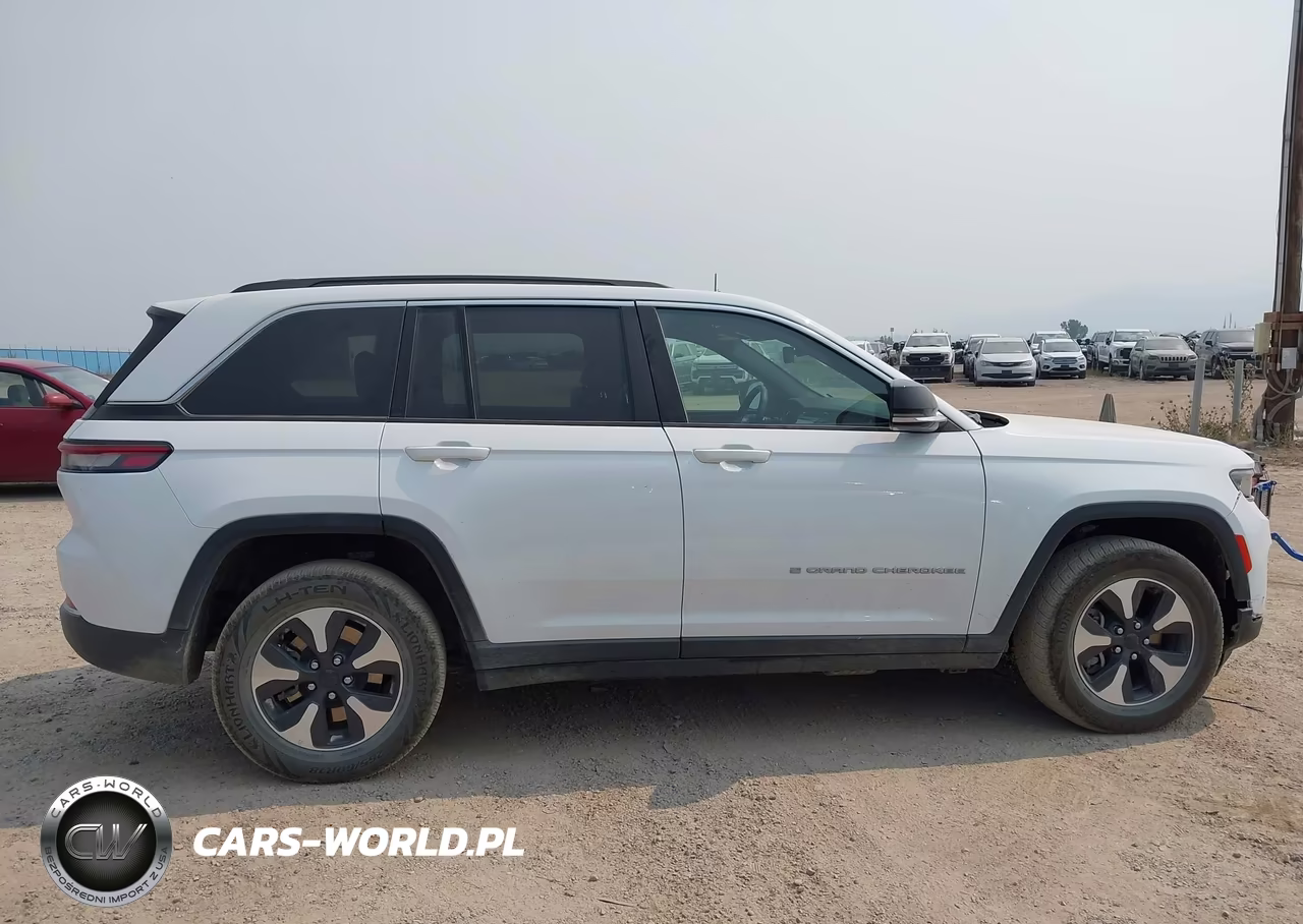 2024 Jeep Grand Cherokee 4Xe VIN:1C4RJYB67RC129367 - 13