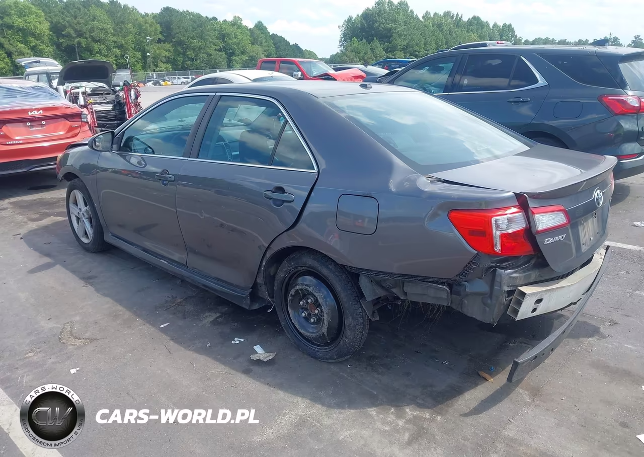 2014 Toyota Camry Se VIN:4T1BF1FK5EU320562 - 3