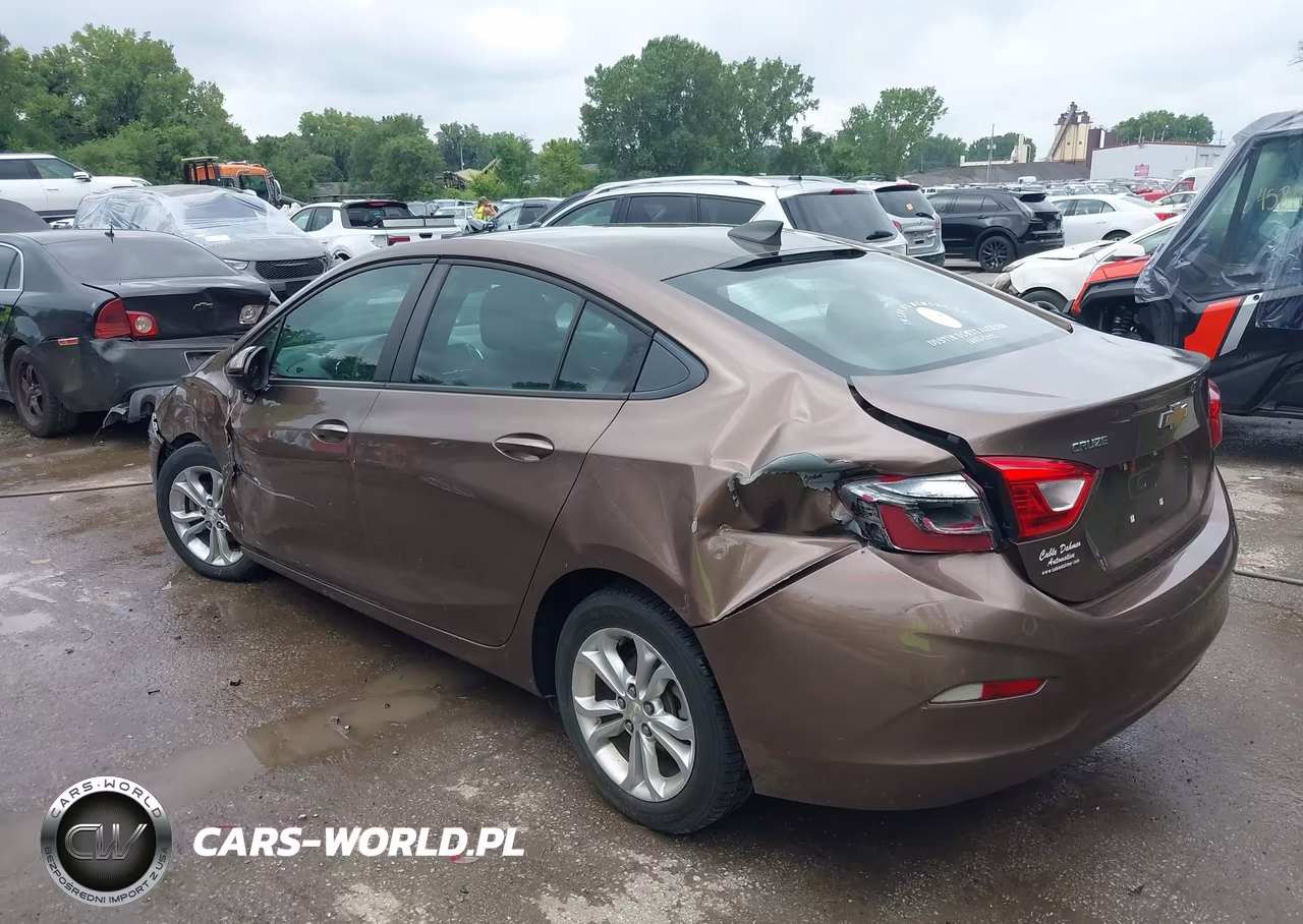 2019 Chevrolet Cruze Ls VIN:1G1BC5SM0K7109347 - 3
