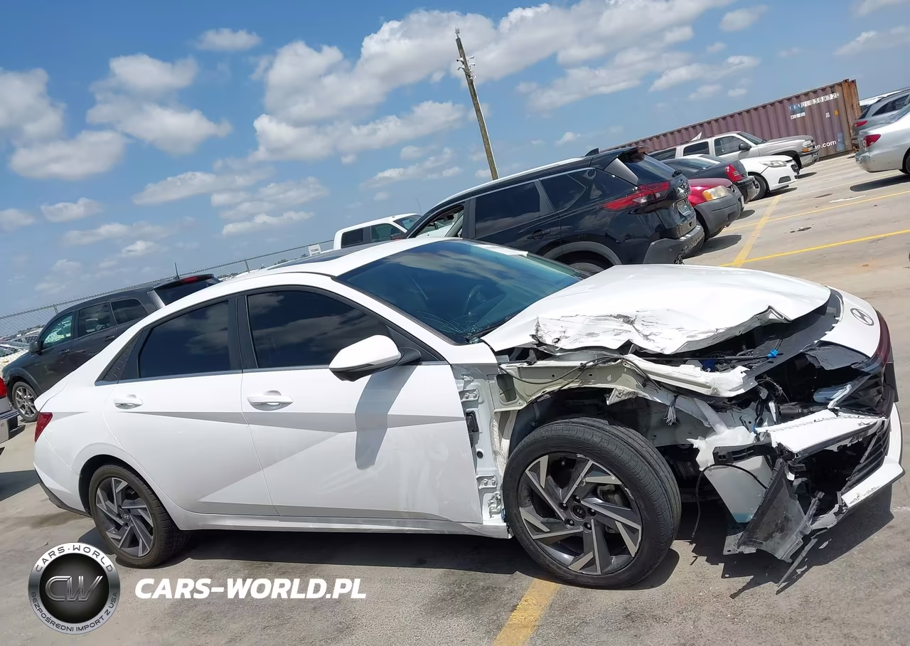 2024 Hyundai Elantra Limited VIN:KMHLP4DG5RU775192 - 13