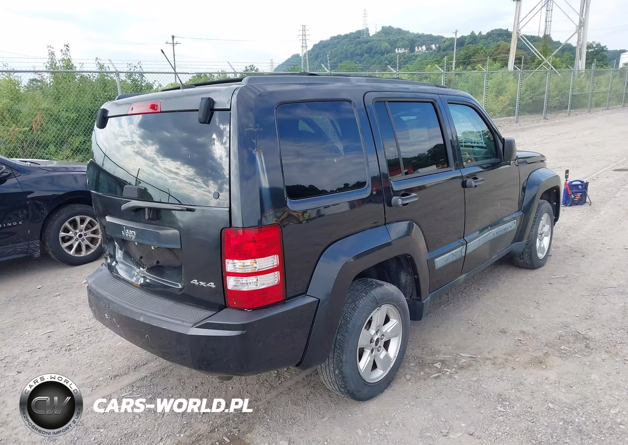 2010 Jeep Liberty Sport VIN:1J4PN2GK5AW119027 - 4