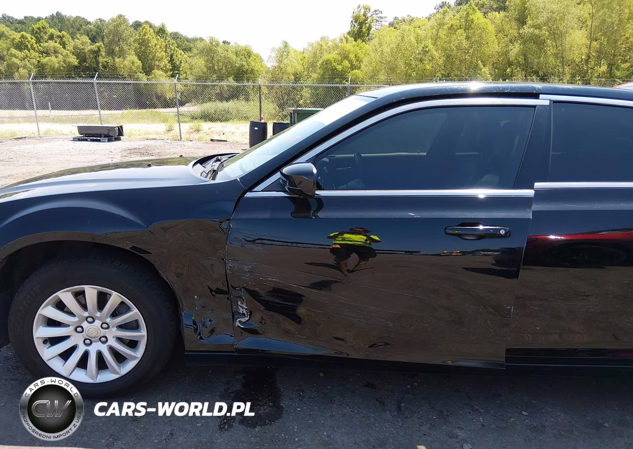2014 Chrysler 300 VIN:2C3CCAAG6EH327192 - 17