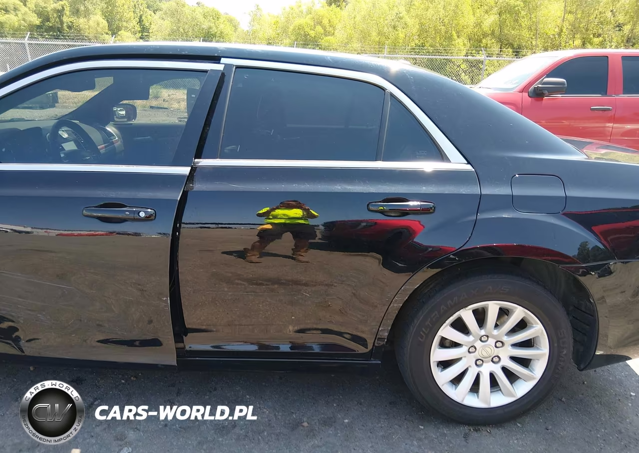 2014 Chrysler 300 VIN:2C3CCAAG6EH327192 - 18