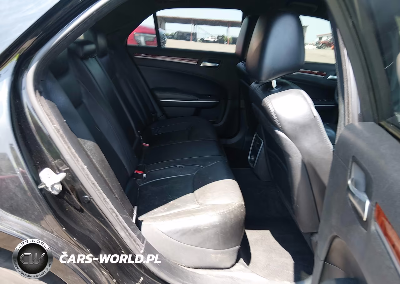 2014 Chrysler 300 VIN:2C3CCAAG6EH327192 - 8