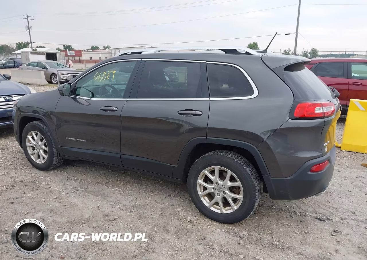 2014 Jeep Cherokee Latitude VIN:1C4PJMCS2EW298488 - 3