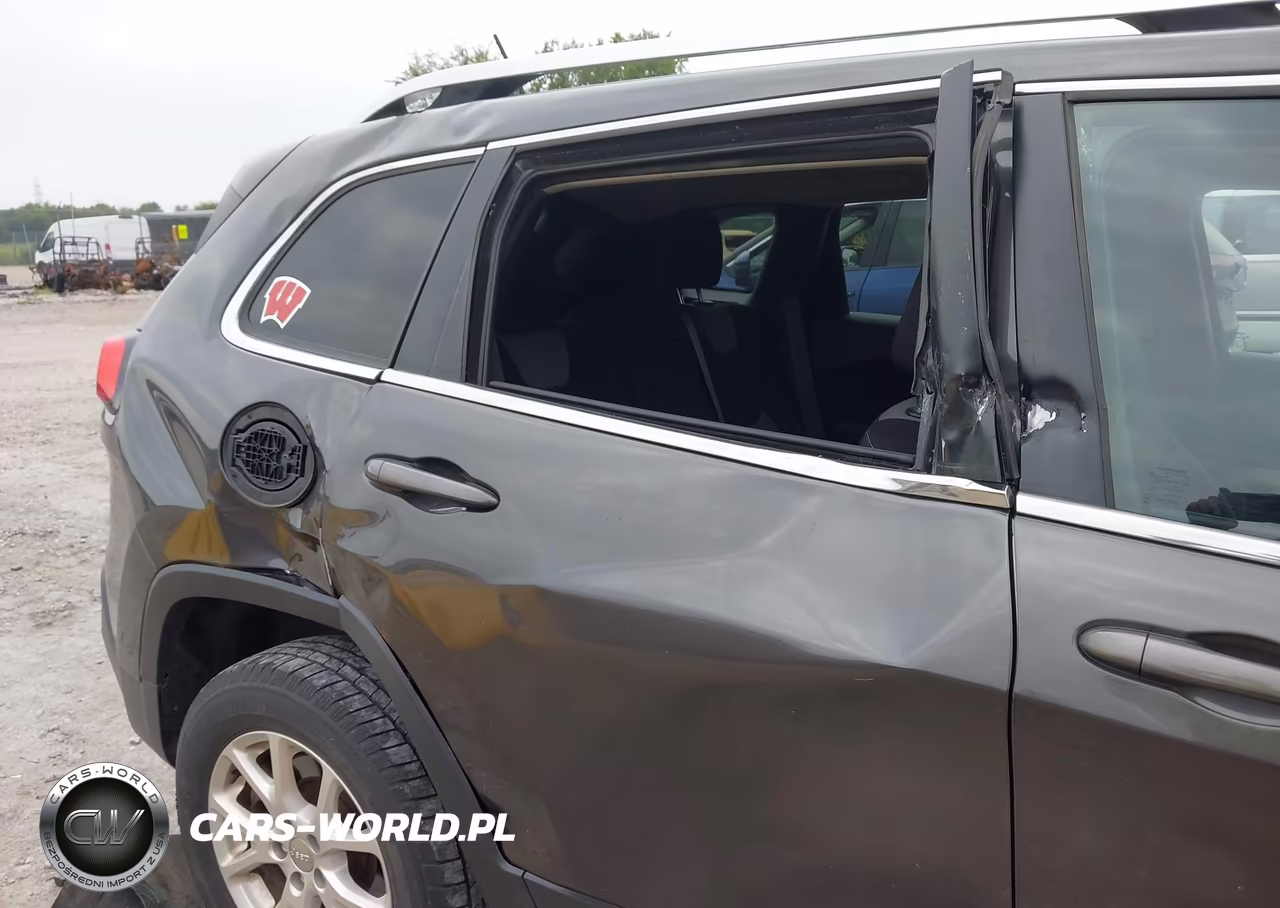 2014 Jeep Cherokee Latitude VIN:1C4PJMCS2EW298488 - 6