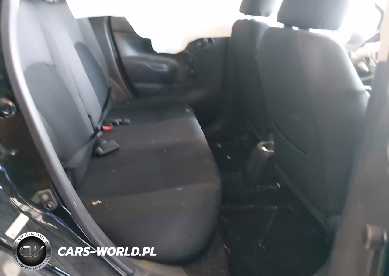 2018 Nissan Versa Note S VIN:3N1CE2CP6JL357645 - 8