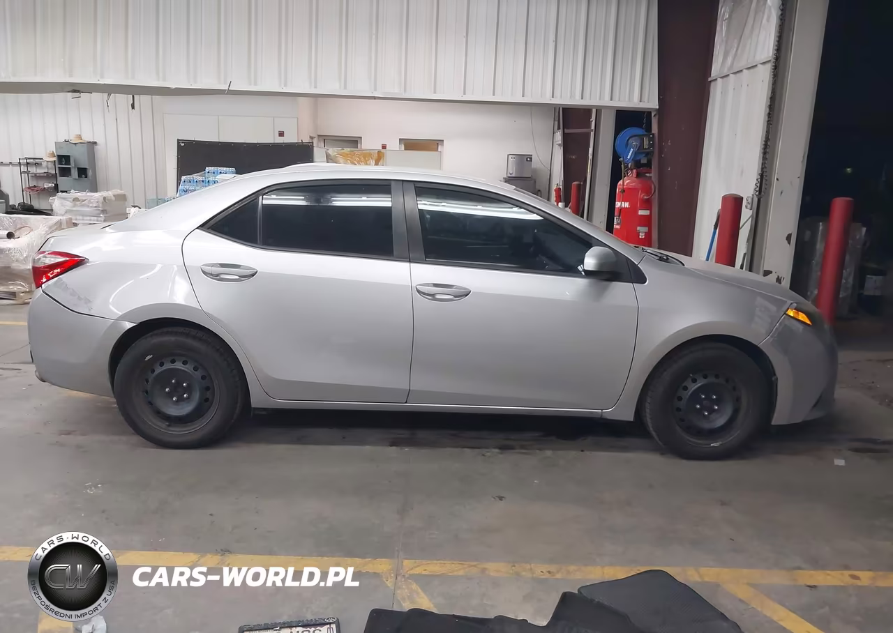 2015 Toyota Corolla Le VIN:5YFBURHE7FP214628 - 13