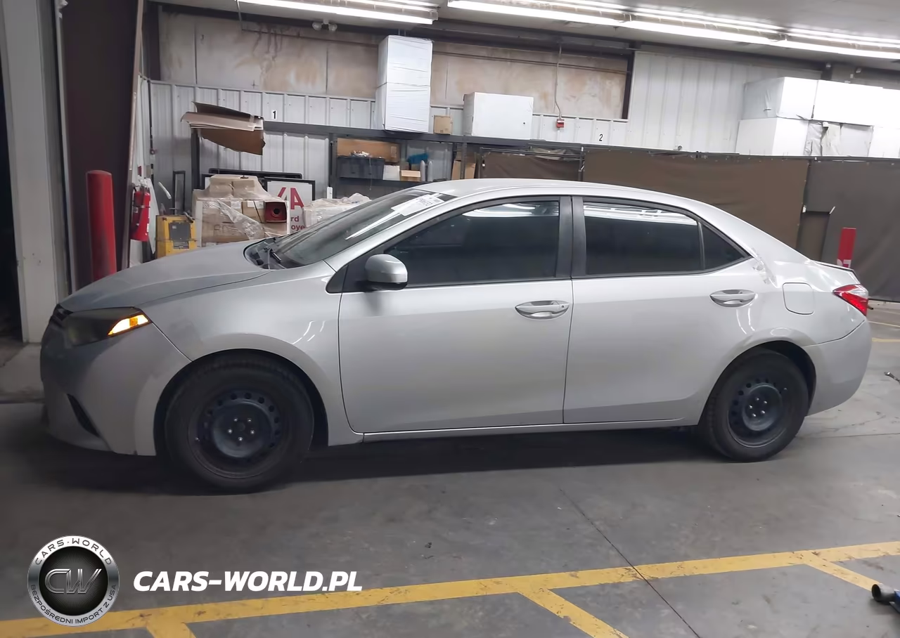 2015 Toyota Corolla Le VIN:5YFBURHE7FP214628 - 14