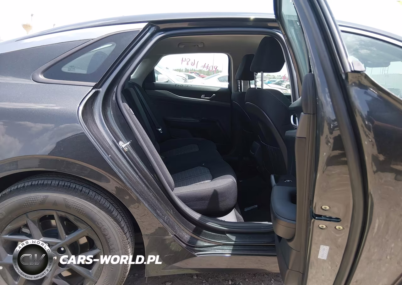 2026 Kia K5 Lxs Fwd VIN:KNAG24J7XT5458080 - 8