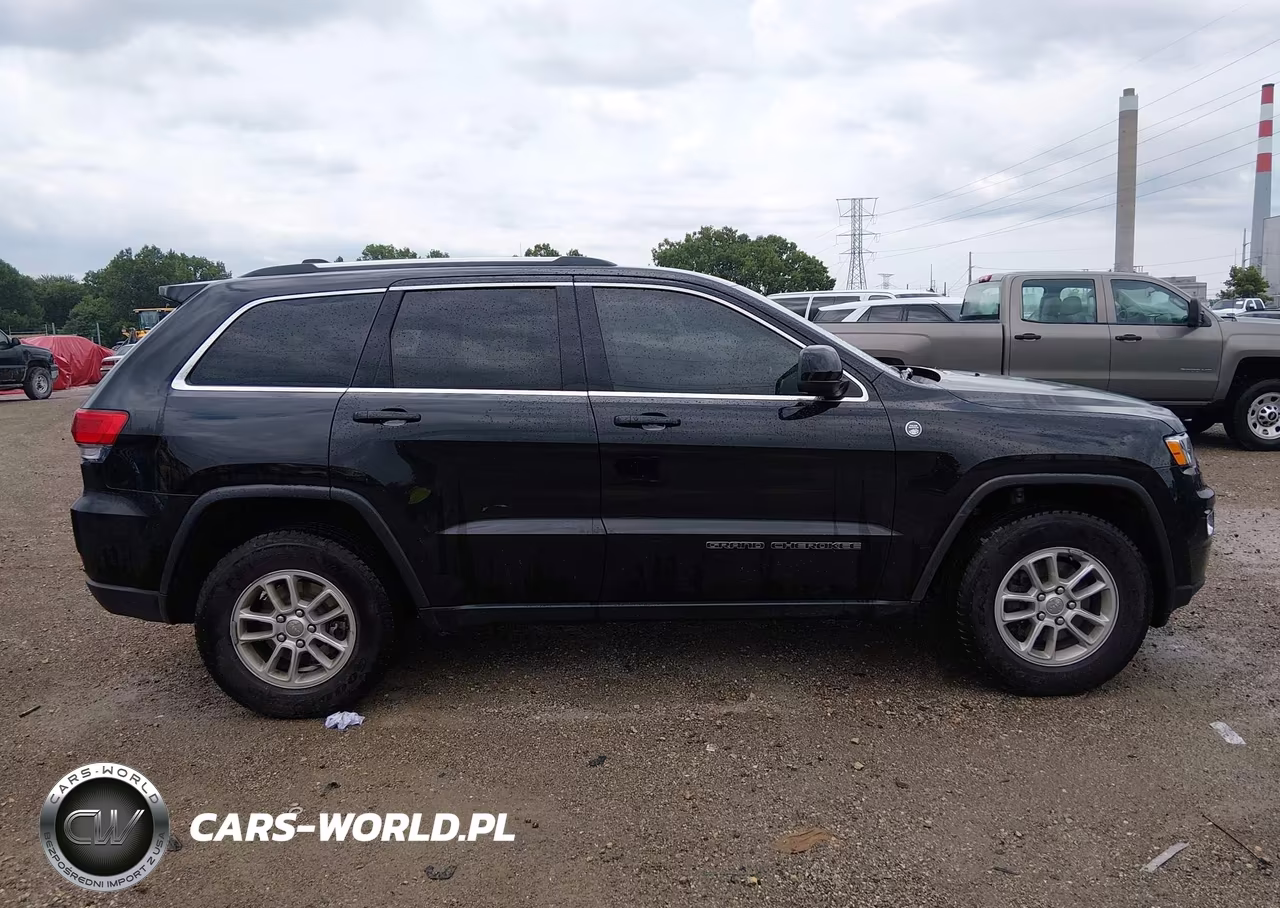 2019 Jeep Grand Cherokee Laredo E 4X4 VIN:1C4RJFAG3KC837040 - 13