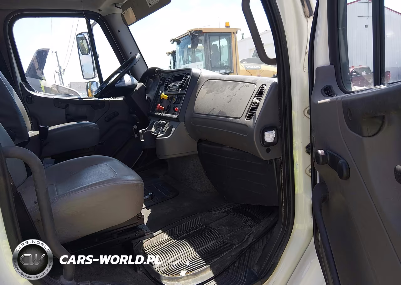 2013 Freightliner M2 112 Medium Duty VIN:1FUJC5DV6DHBY8895 - 5