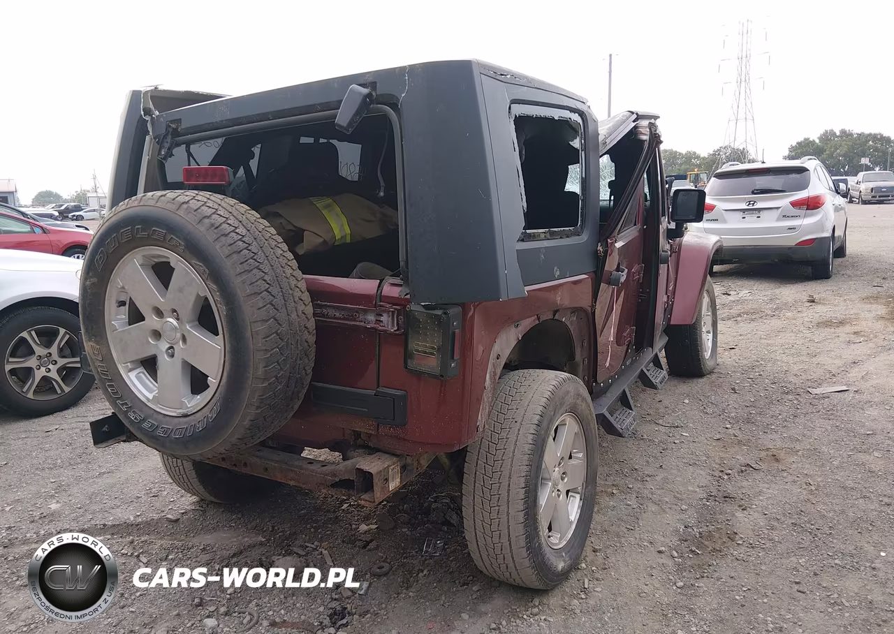 2008 Jeep Wrangler Unlimited Sahara VIN:1J4GA59138L644326 - 4