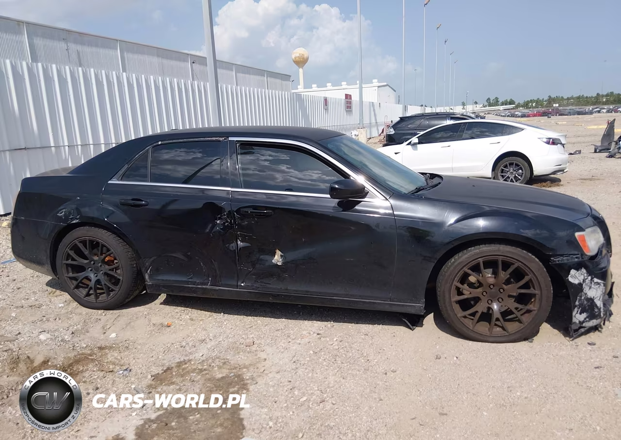 2013 Chrysler 300 Motown VIN:2C3CCAAG9DH577671 - 14