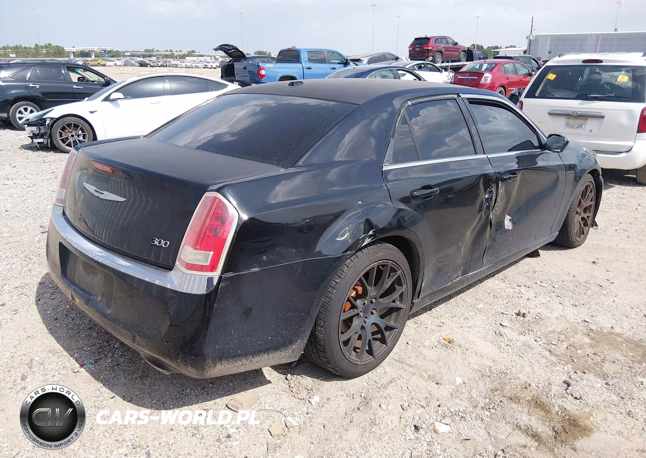 2013 Chrysler 300 Motown VIN:2C3CCAAG9DH577671 - 4