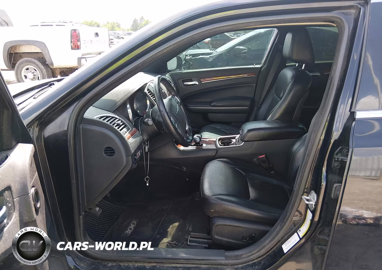 2013 Chrysler 300 Motown VIN:2C3CCAAG9DH577671 - 5