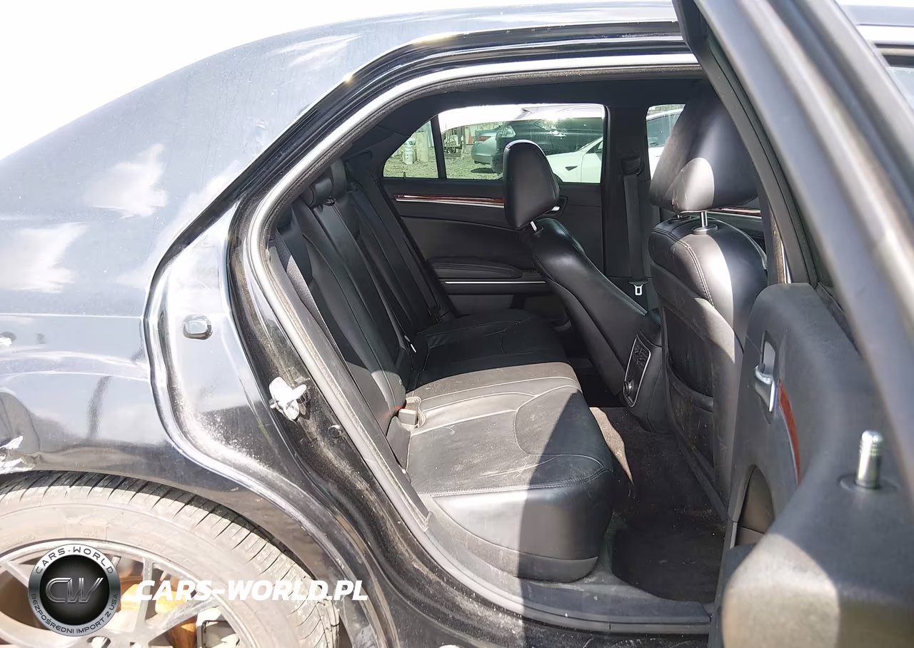 2013 Chrysler 300 Motown VIN:2C3CCAAG9DH577671 - 8