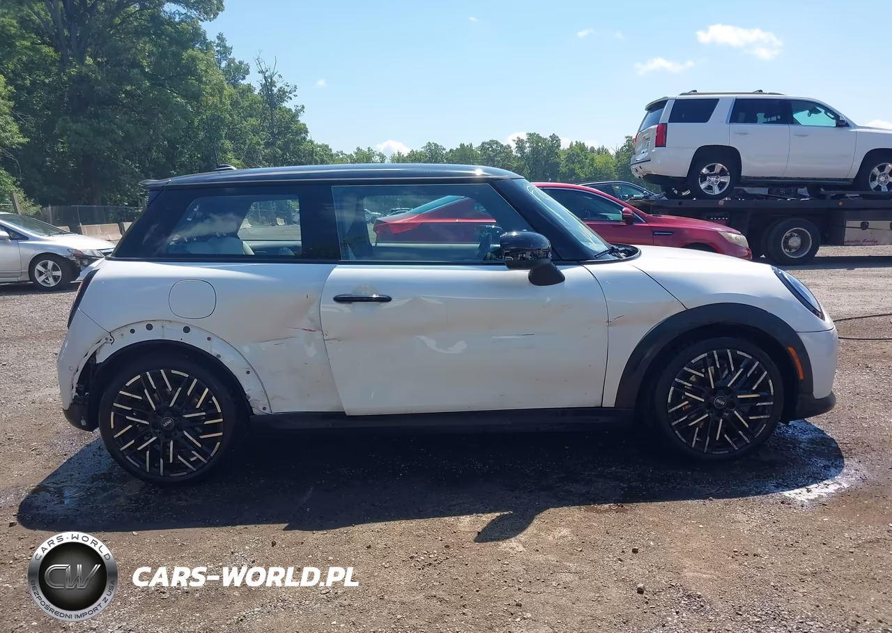 2025 Mini Hardtop Cooper S VIN:WMW23GD06S2W32492 - 13