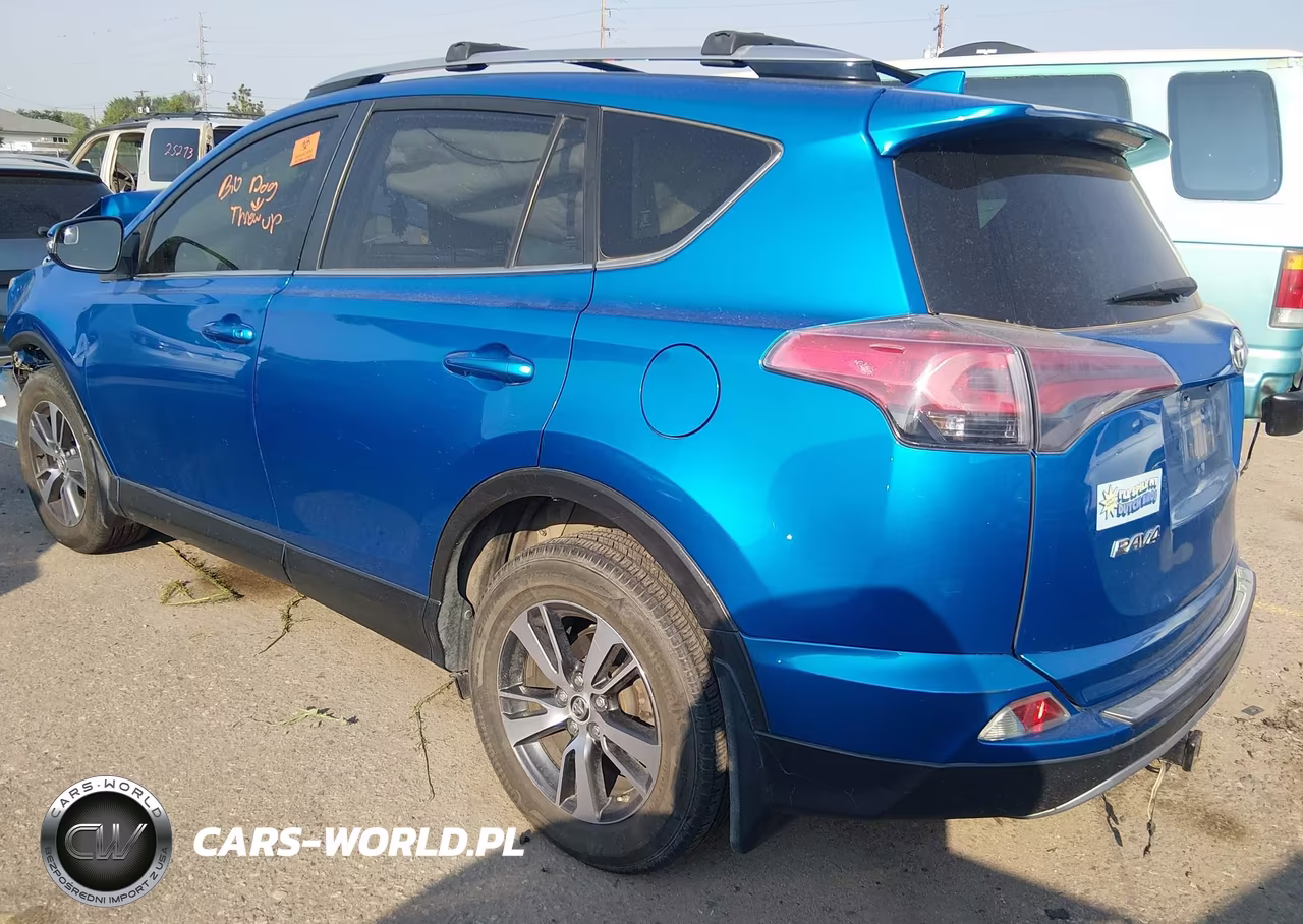 2018 Toyota Rav4 Xle VIN:JTMRFREV0JJ186858 - 3