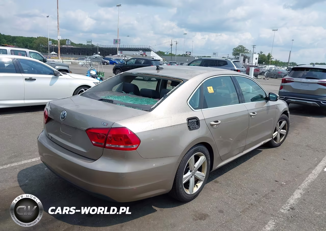2015 Volkswagen Passat 1.8T Limited Edition VIN:1VWAT7A32FC110405 - 4