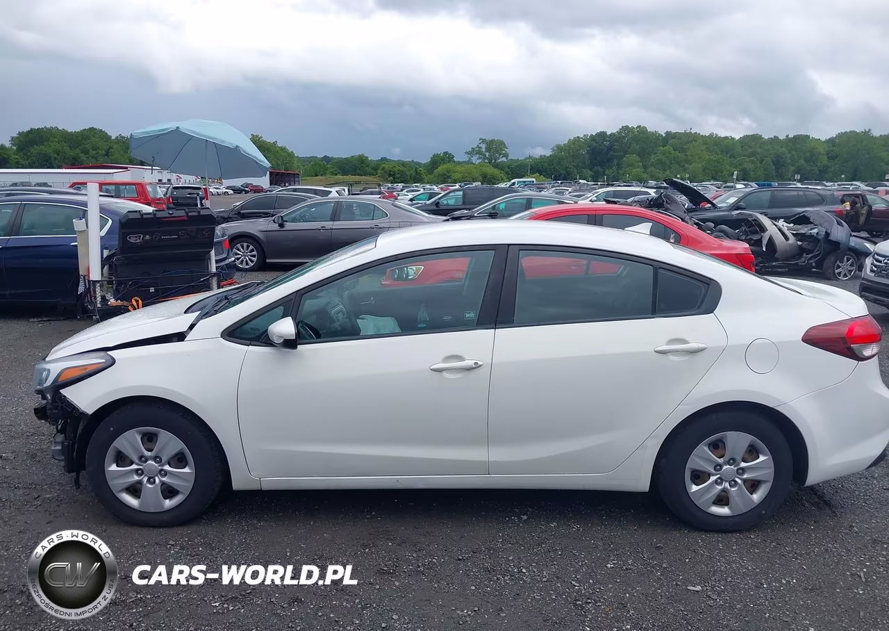2018 Kia Forte Lx VIN:3KPFK4A73JE234505 - 15