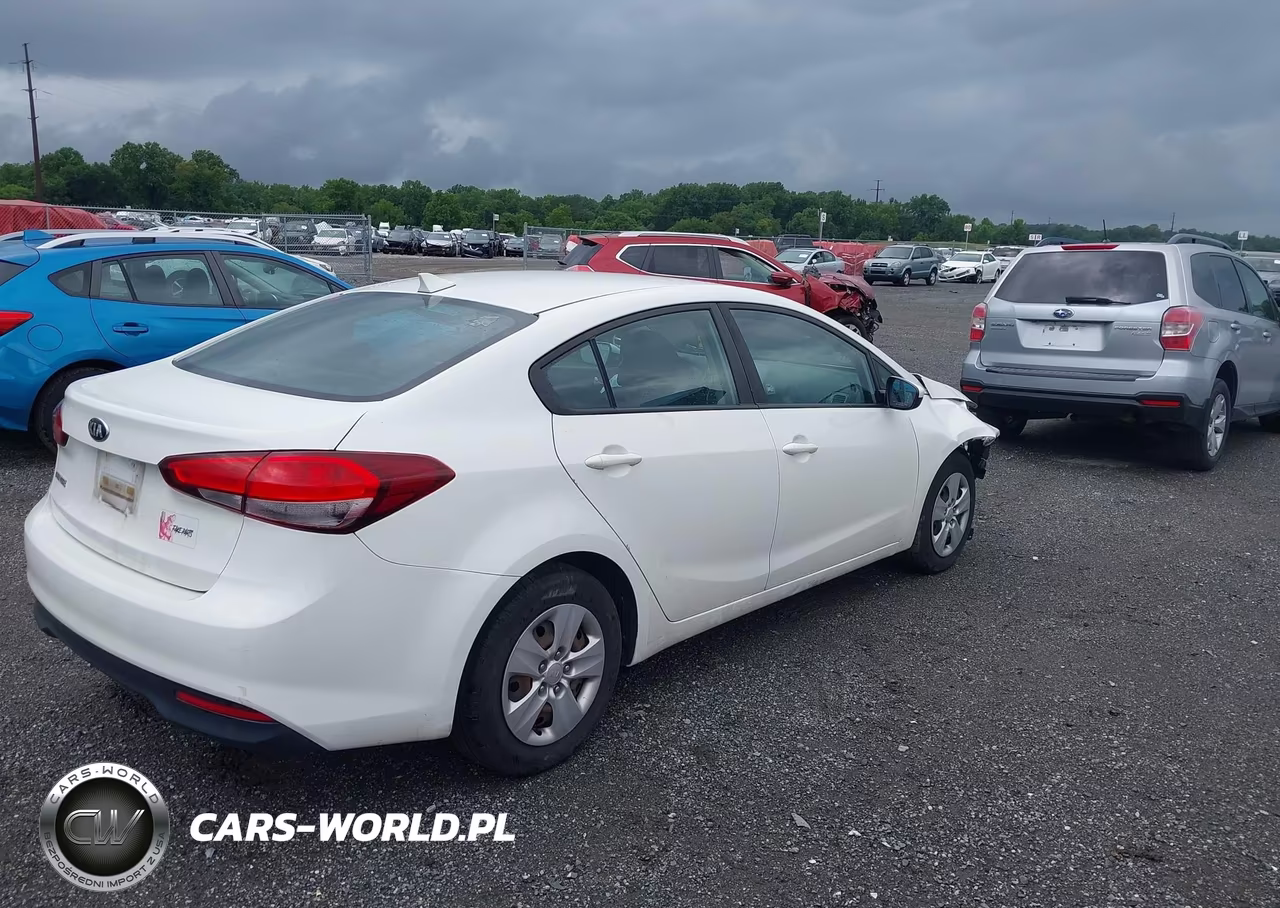 2018 Kia Forte Lx VIN:3KPFK4A73JE234505 - 4