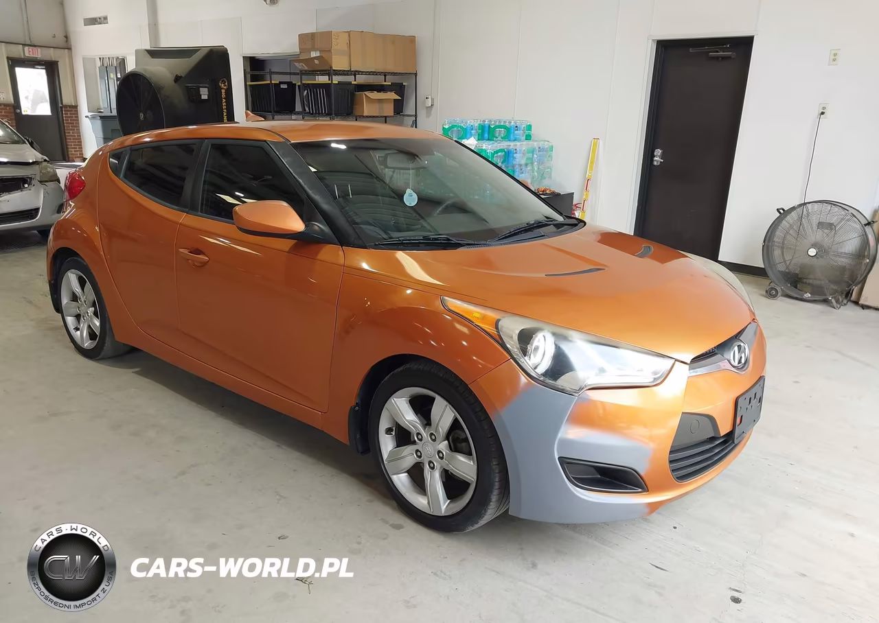 2013 Hyundai Veloster Base W-Black – zdjęcie 1 z 15