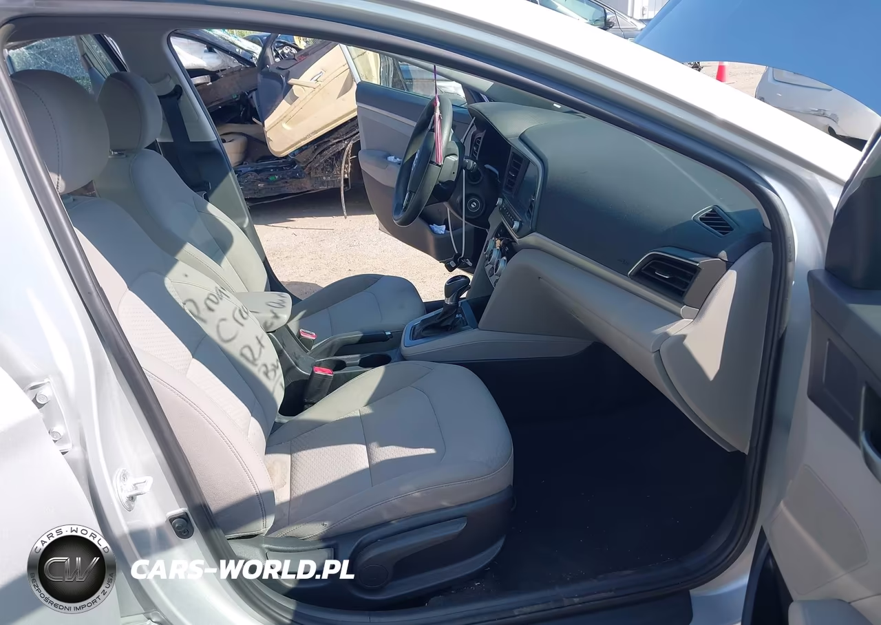 2019 Hyundai Elantra Sel VIN:5NPD84LF8KH404560 - 5