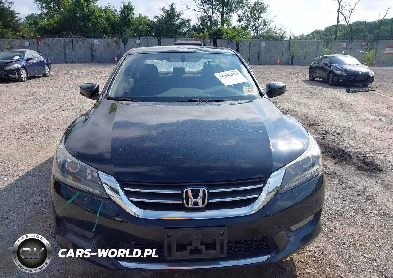 2015 Honda Accord Sport VIN:1HGCR2E51FA205723 - 13