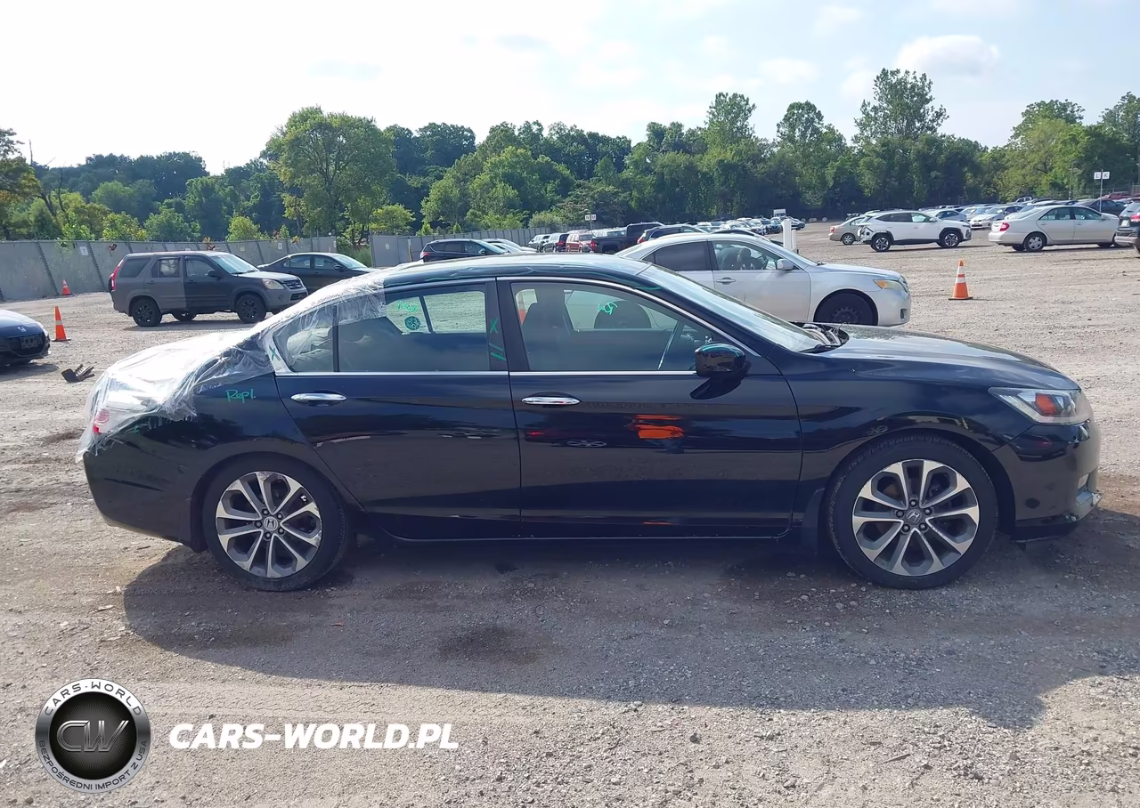 2015 Honda Accord Sport VIN:1HGCR2E51FA205723 - 14