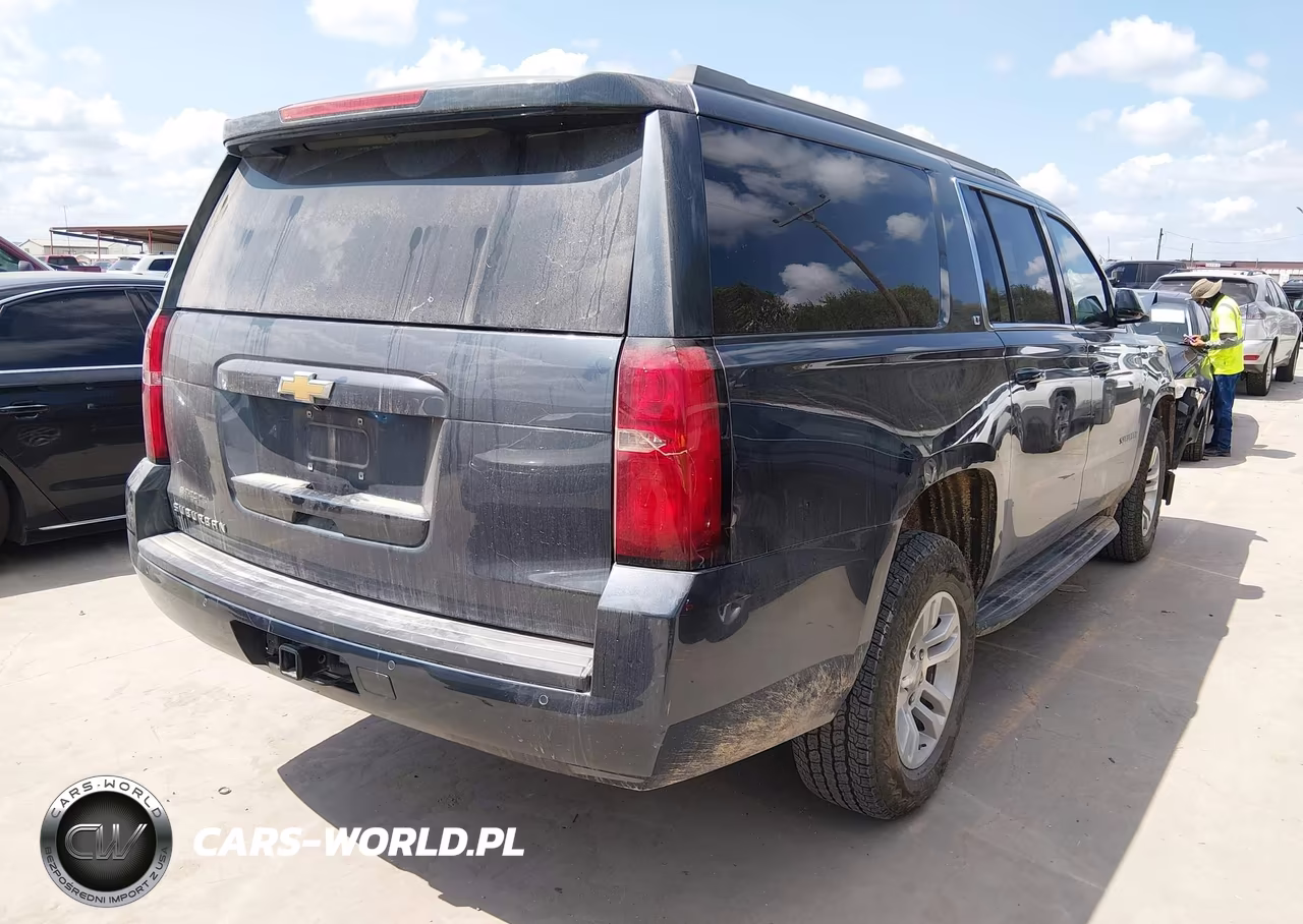 2019 Chevrolet Suburban Lt VIN:1GNSKHKC1KR288495 - 4