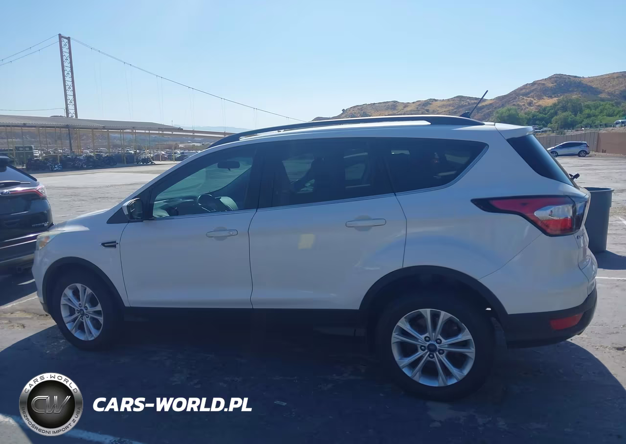 2018 Ford Escape Se VIN:1FMCU9GD9JUA86123 - 14