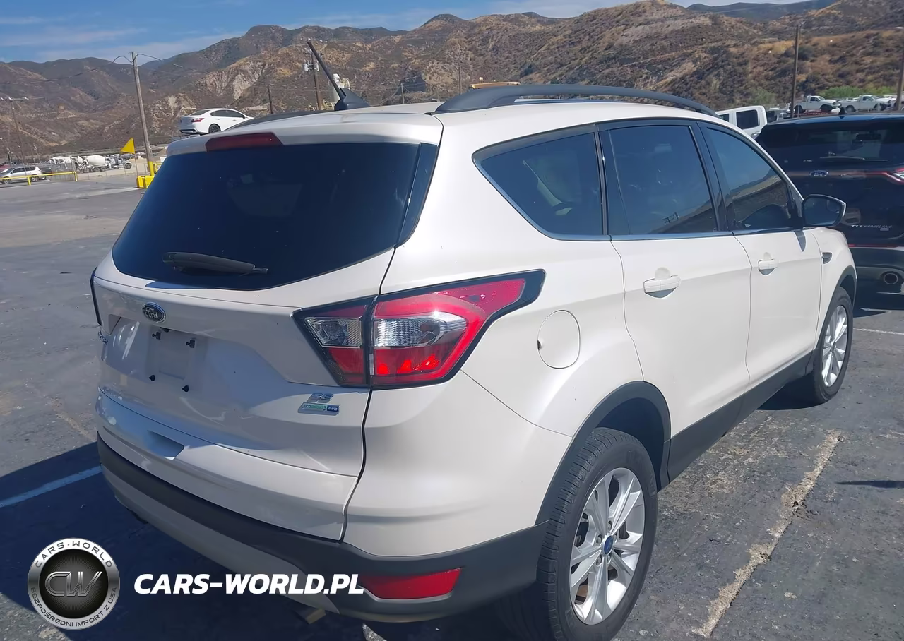 2018 Ford Escape Se VIN:1FMCU9GD9JUA86123 - 4