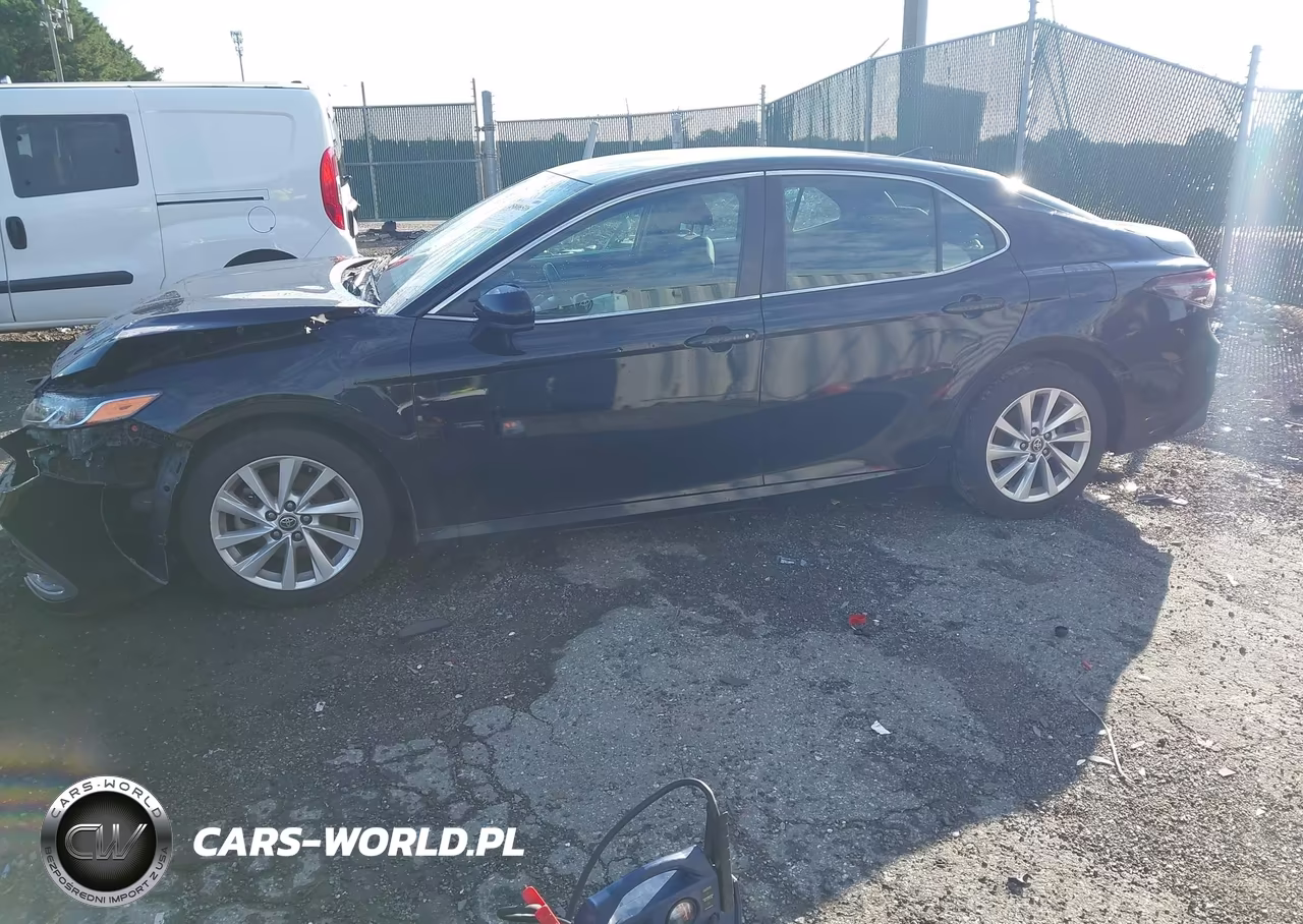 2022 Toyota Camry Le VIN:4T1C11AK7NU020645 - 2