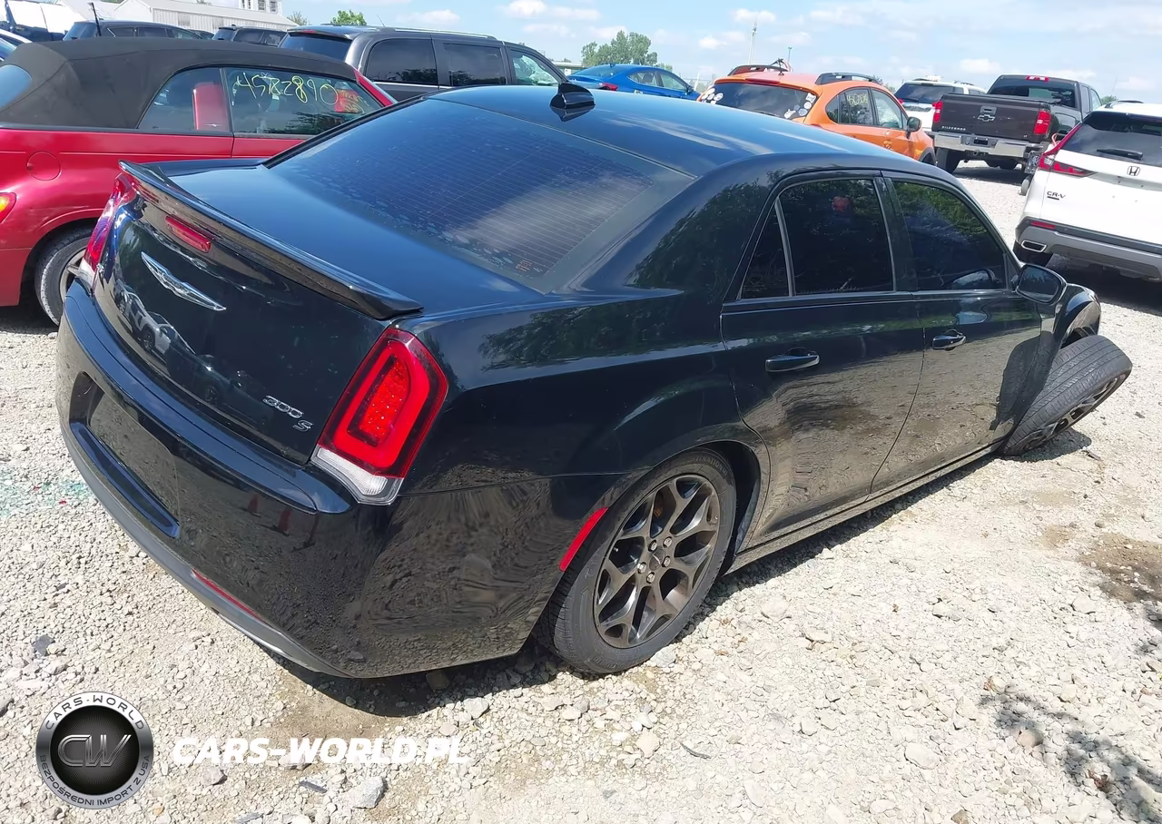 2017 Chrysler 300 VIN:2C3CCAGG4HH648191 - 4