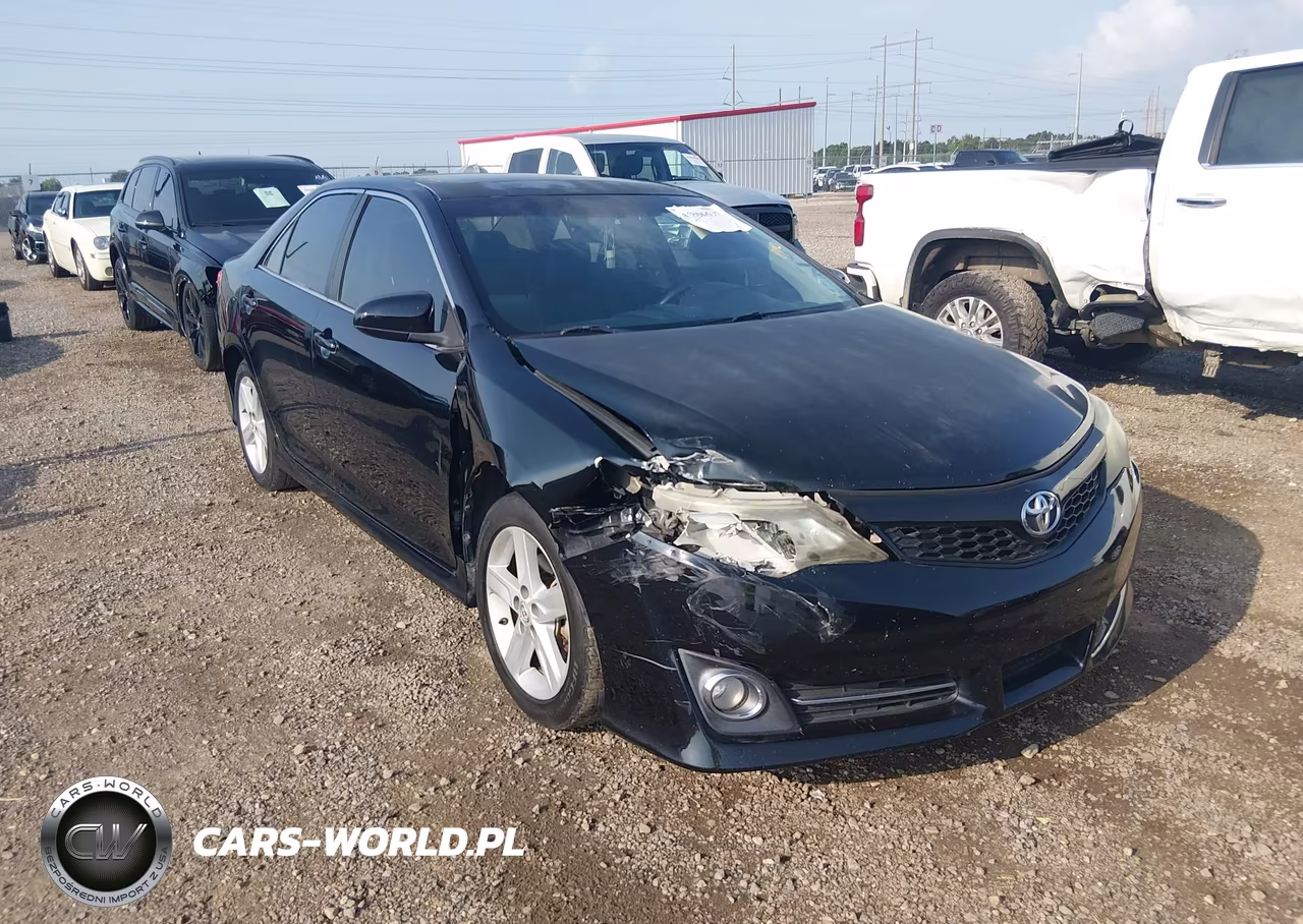 2013 Toyota Camry Se – zdjęcie 1 z 16