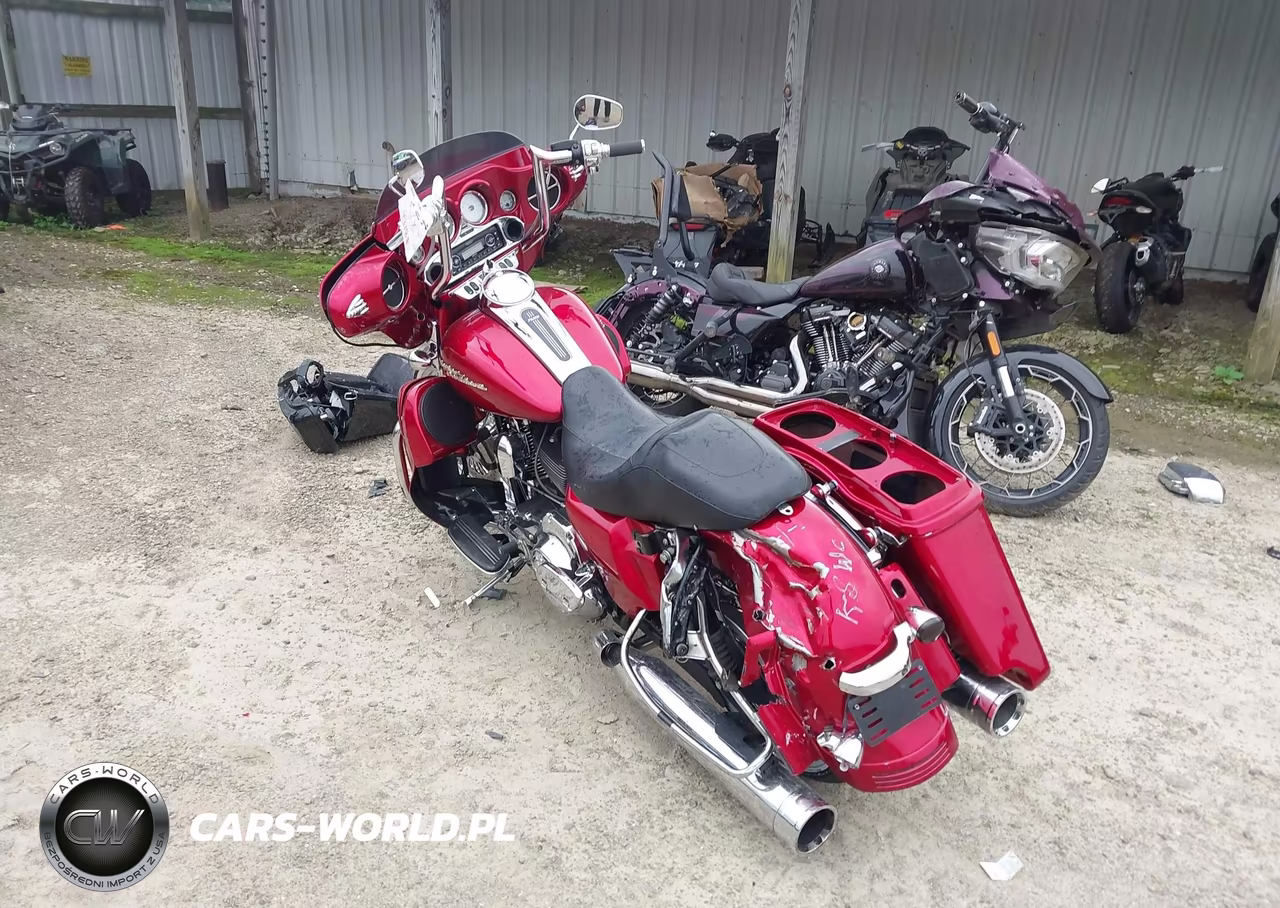 2011 Harley-Davidson Flhx VIN:1HD1KBM11BB625672 - 3