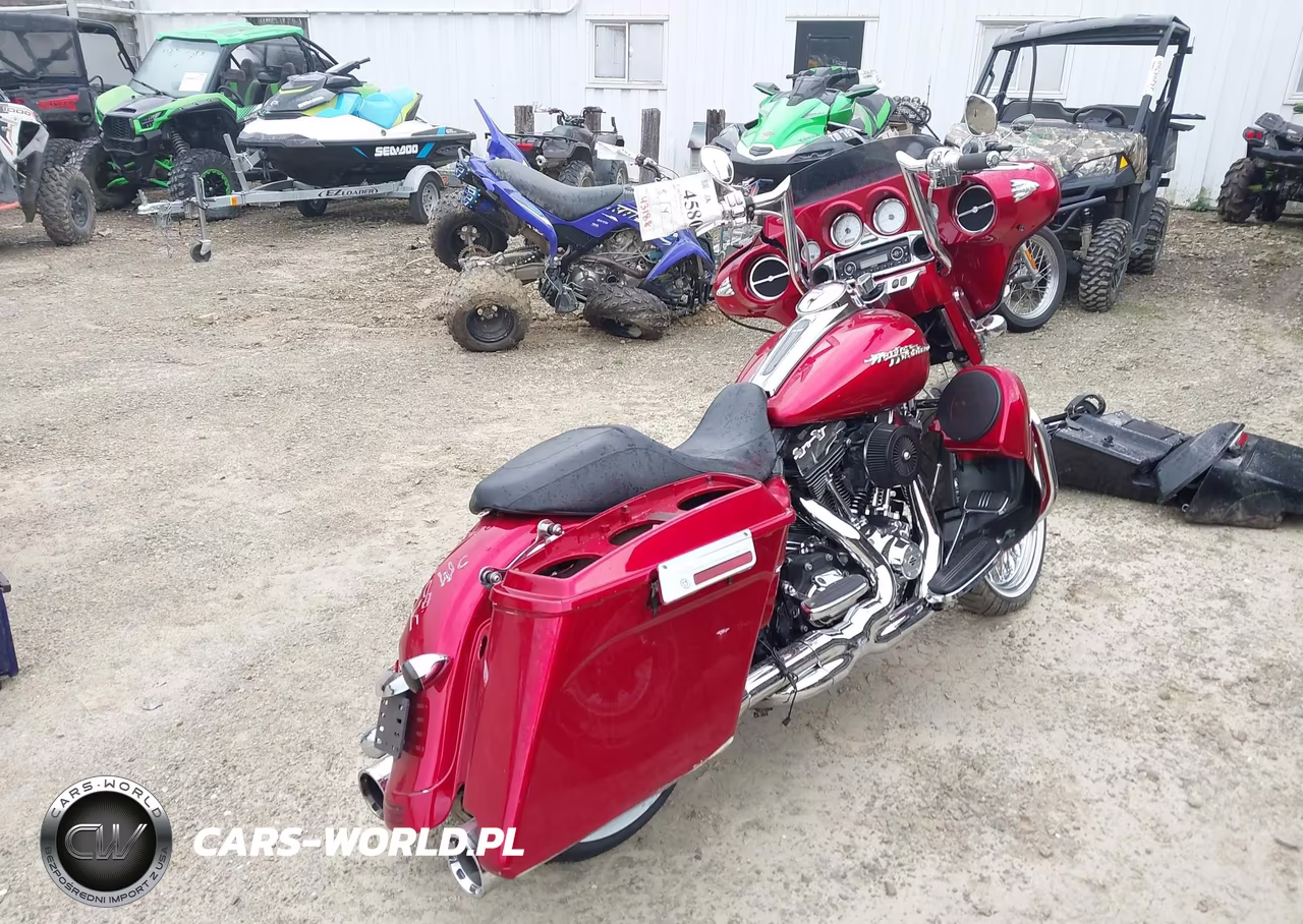 2011 Harley-Davidson Flhx VIN:1HD1KBM11BB625672 - 4