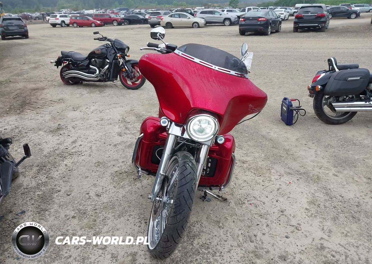 2011 Harley-Davidson Flhx VIN:1HD1KBM11BB625672 - 5