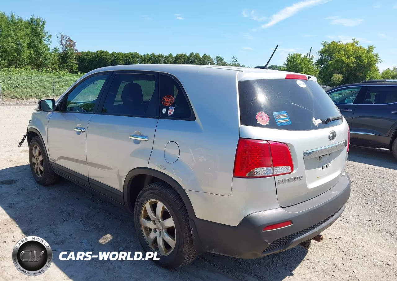2013 Kia Sorento Lx VIN:5XYKTCA61DG409077 - 3