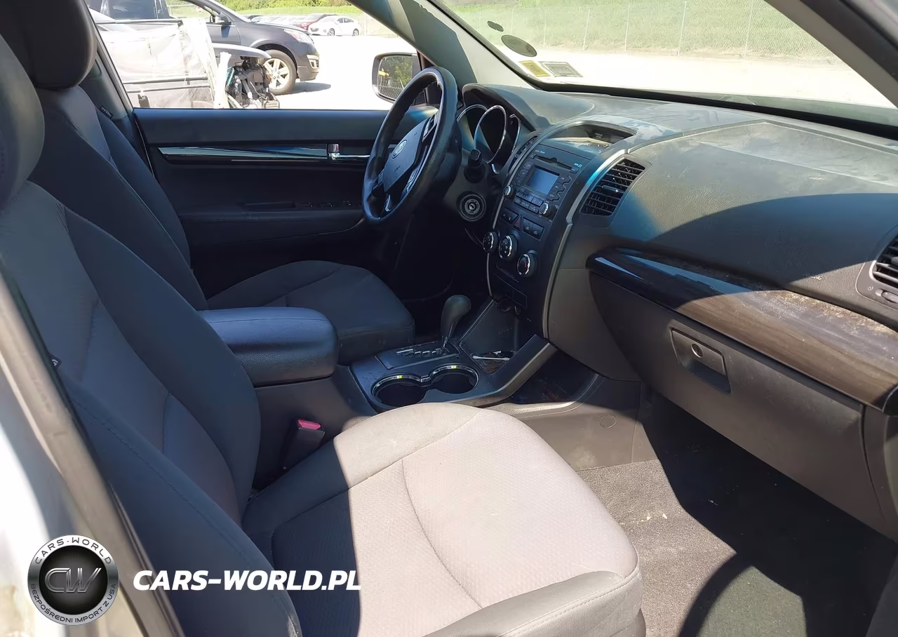 2013 Kia Sorento Lx VIN:5XYKTCA61DG409077 - 5