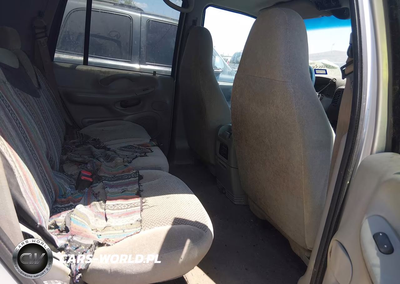 2000 Ford Expedition Xlt VIN:1FMRU1567YLC21986 - 8