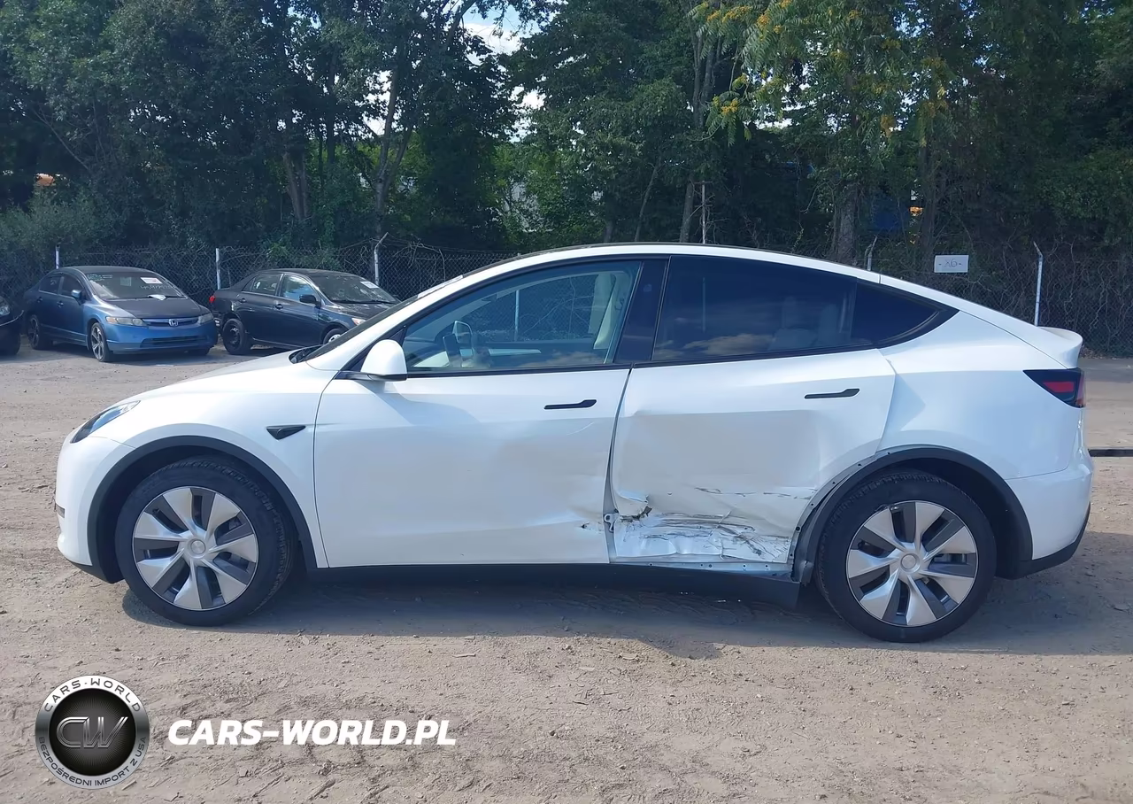 2024 Tesla Model Y Long Range Dual Motor All-Wheel Drive VIN:7SAYGDEE3RA220077 - 15