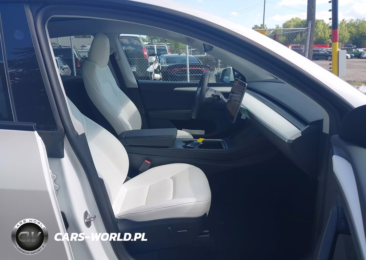 2024 Tesla Model Y Long Range Dual Motor All-Wheel Drive VIN:7SAYGDEE3RA220077 - 5