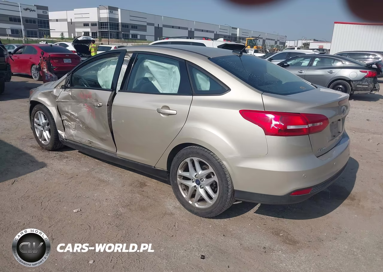 2018 Ford Focus Sel VIN:1FADP3H21JL216630 - 3